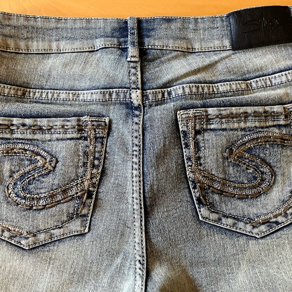 Girls Silver Jean shorts - Picture 4 of 6